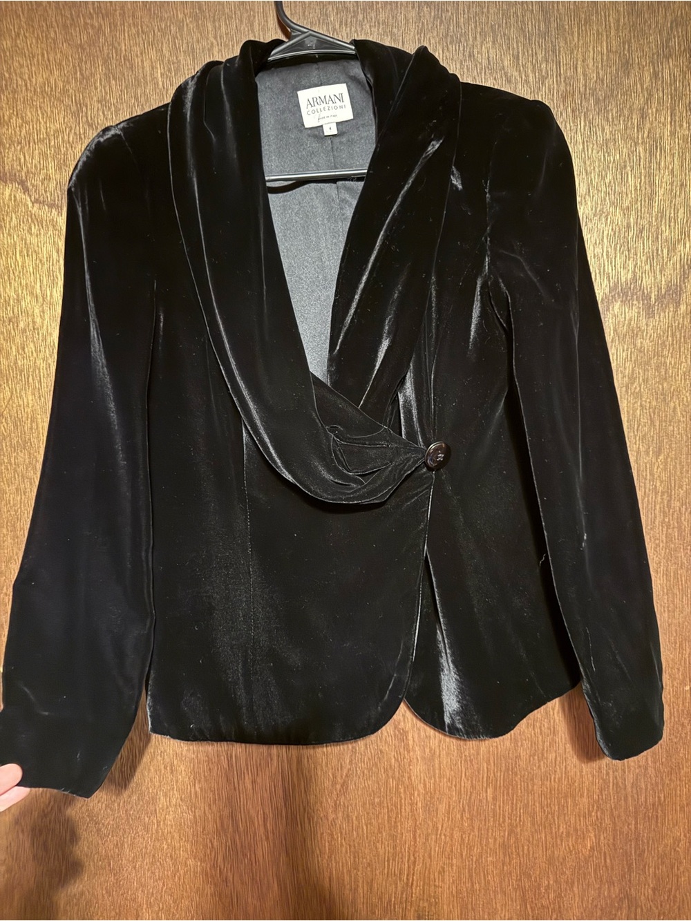 Armani Collezioni AuthenticBlack Velvet Shawl-Collar Single-Button Jacket size 4